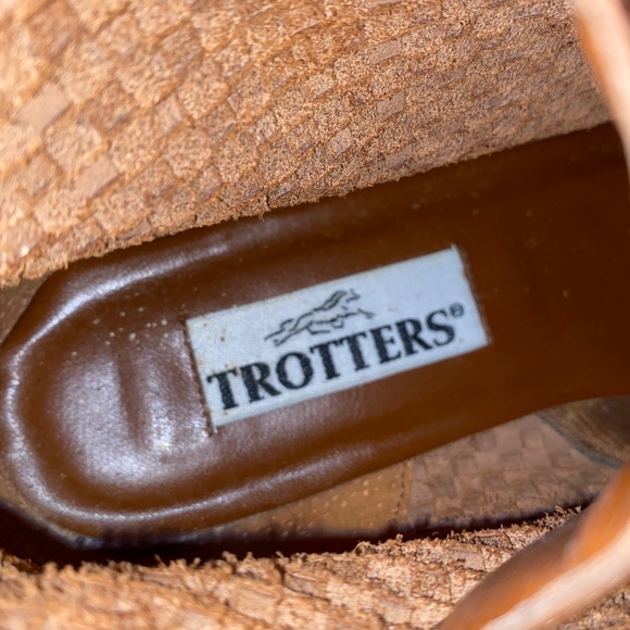 Trotters basket weave Marlene ankle boots 10W - Picture 9 of 10